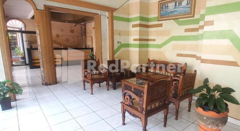 Oyo 3956 Hotel Palem 2 Syariah マラン エクステリア 写真