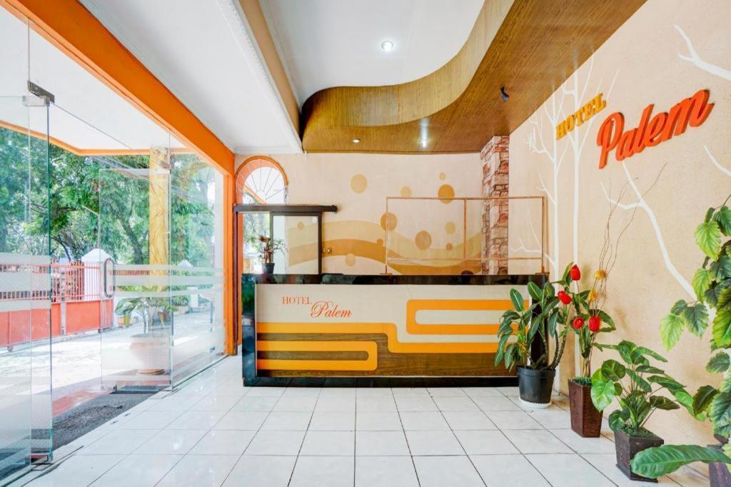 Oyo 3956 Hotel Palem 2 Syariah マラン エクステリア 写真