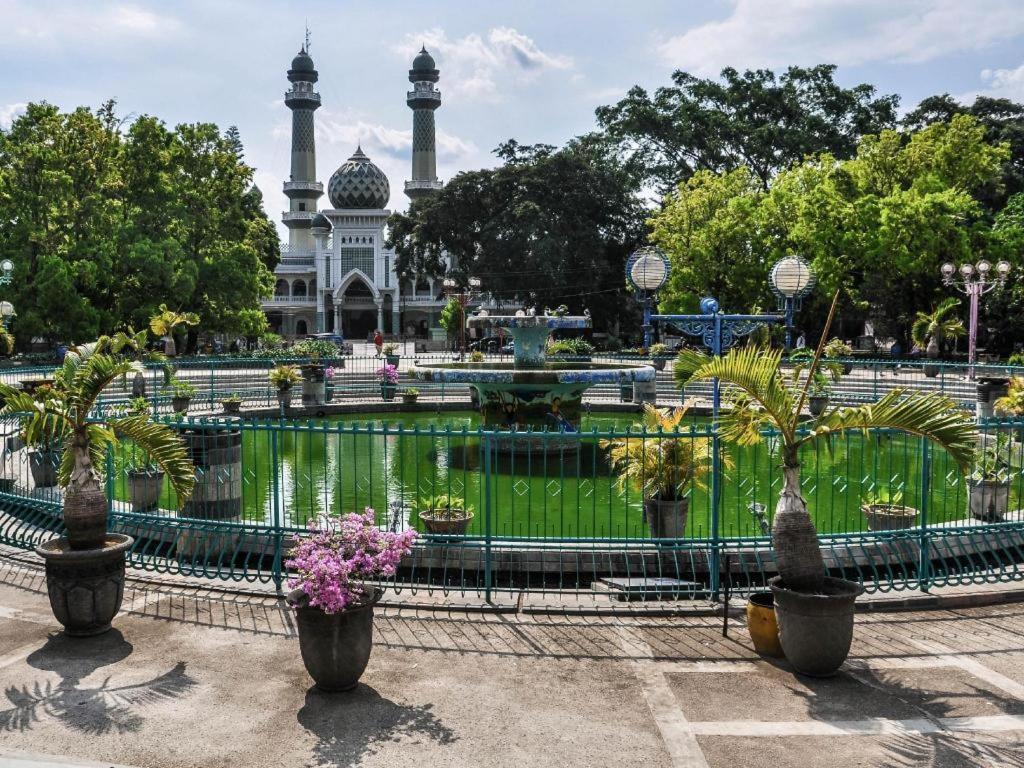 Oyo 3956 Hotel Palem 2 Syariah マラン エクステリア 写真