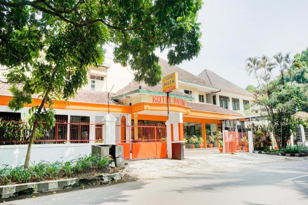 Oyo 3956 Hotel Palem 2 Syariah マラン エクステリア 写真